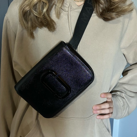 Marc Jacobs Black Hip Shot Covertible Belt Bag - Picture 7 of 8